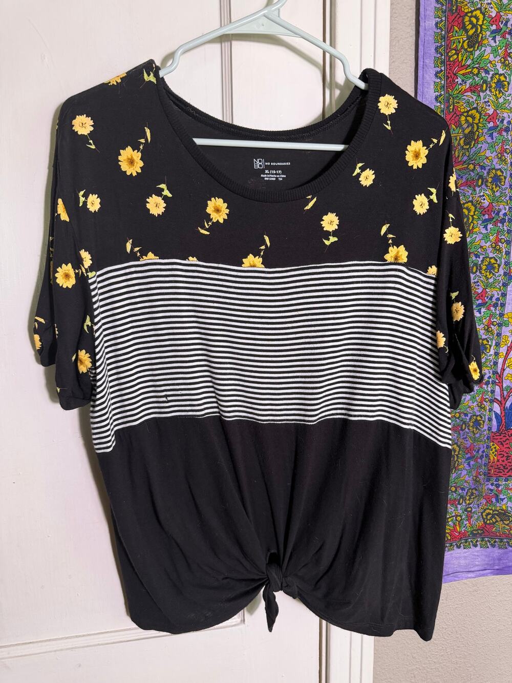 No Boundaries XL Sunflower Striped Front Tie Top Black Yellow Floral Shirt